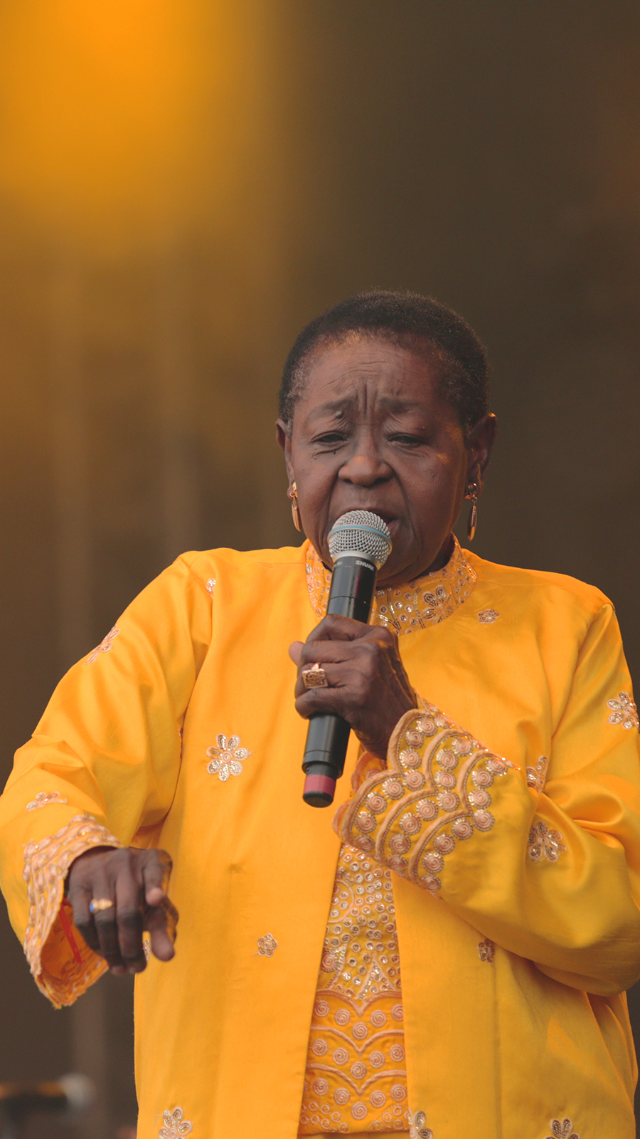 artist calypso rose at escales festival photos by lorenna martin