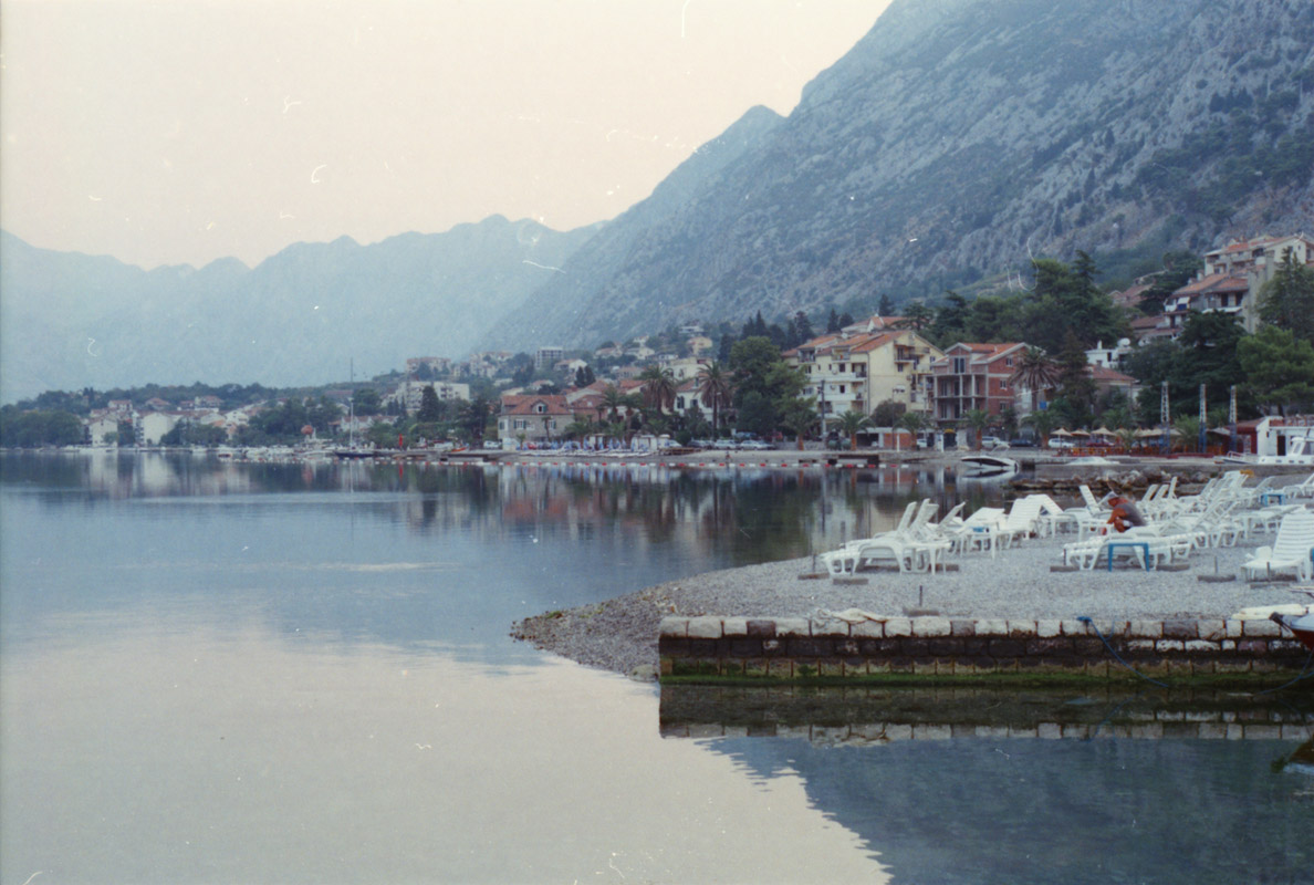 hitchhiking in europe analogic photo by lorenna martin (26)