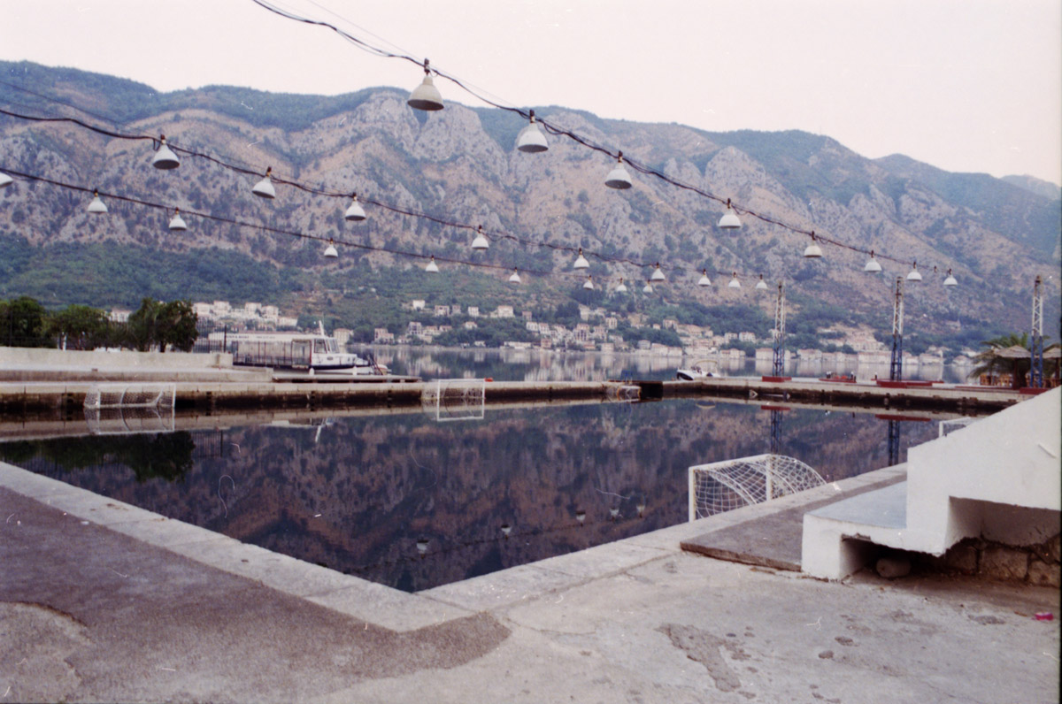 hitchhiking in europe analogic photo by lorenna martin
